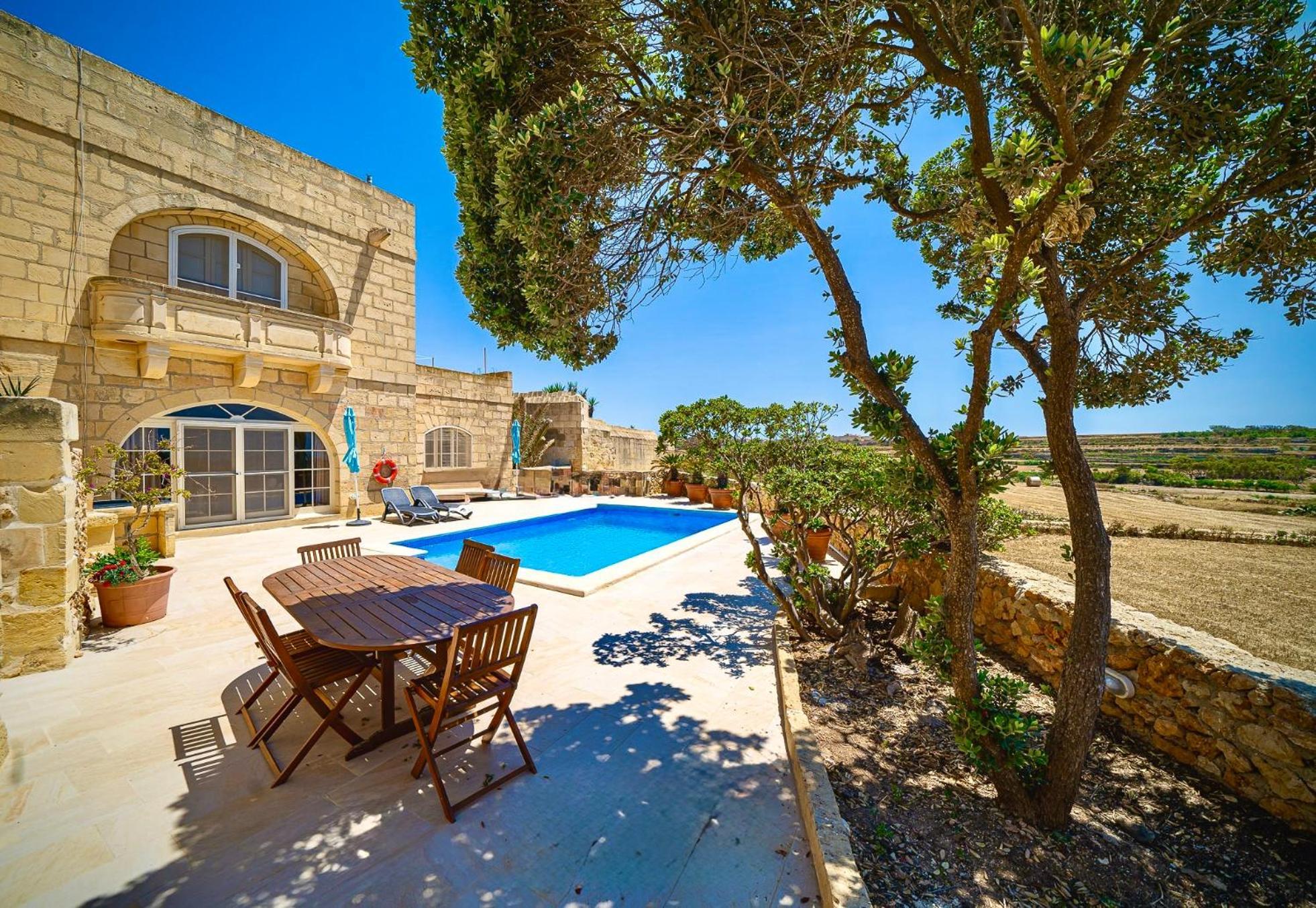 Lonza Gharb Farmhouse Εξωτερικό φωτογραφία